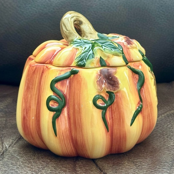 Pumpkin Goody Jar with Lid - Young’s Harvest Collection - Picture 7 of 12